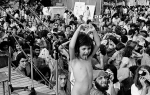Gabriele Basilico, festival del proletariato giovanile “Re Nudo” al parco Lambro, Milano 1976