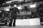 Dino Fracchia, spettacolo di Dario Fo al Palalido a sostegno degli operai in lotta, Milano 1975
